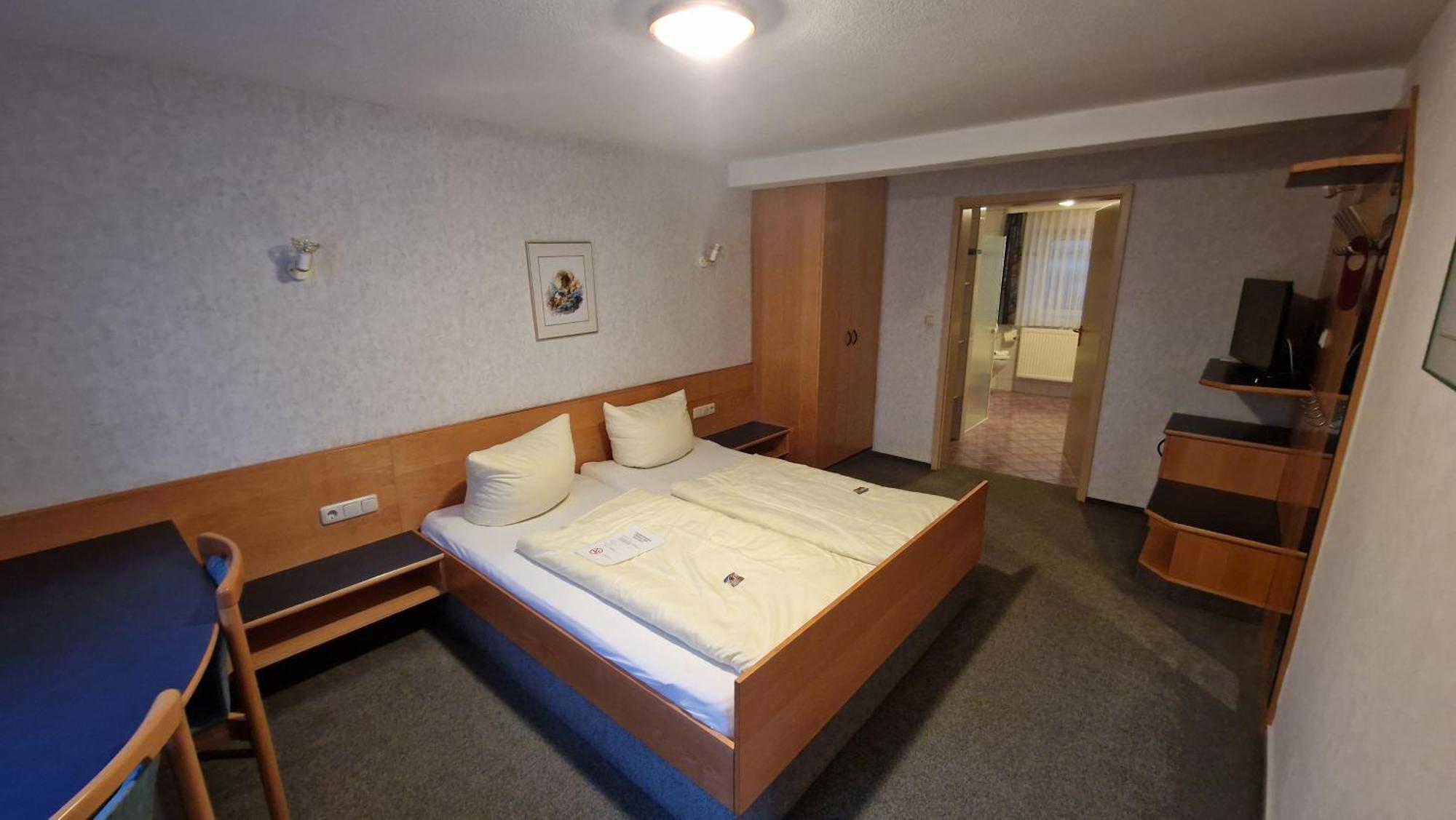 Schwarzer Adler - Hotel Garni Ipsheim Quarto foto